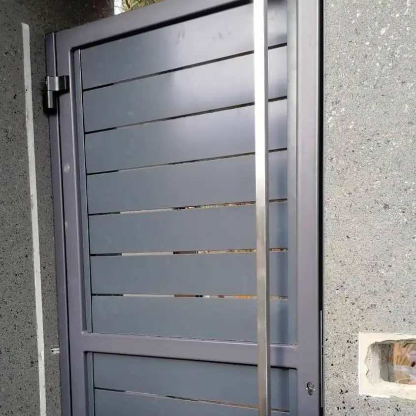 Фото 6 забор ранчо планкен 7024 Серый Графит с подсветкой