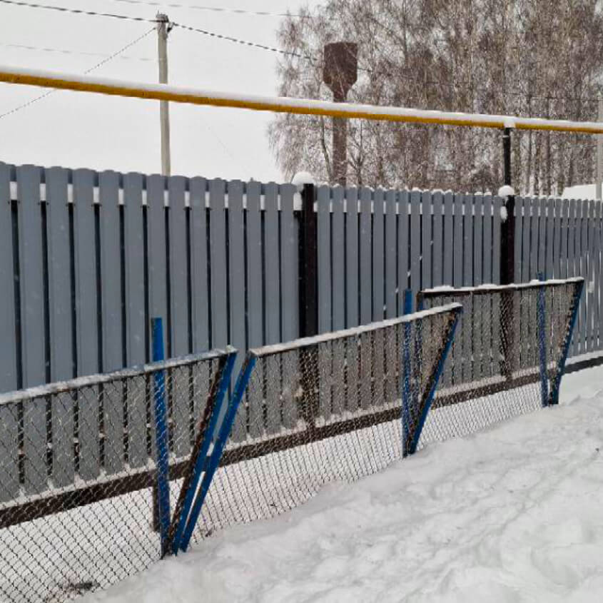 Фото 6 Забор Штакетник Полукруглый RAL7024 МАТТЕ Серый Графит матовый шахматкой