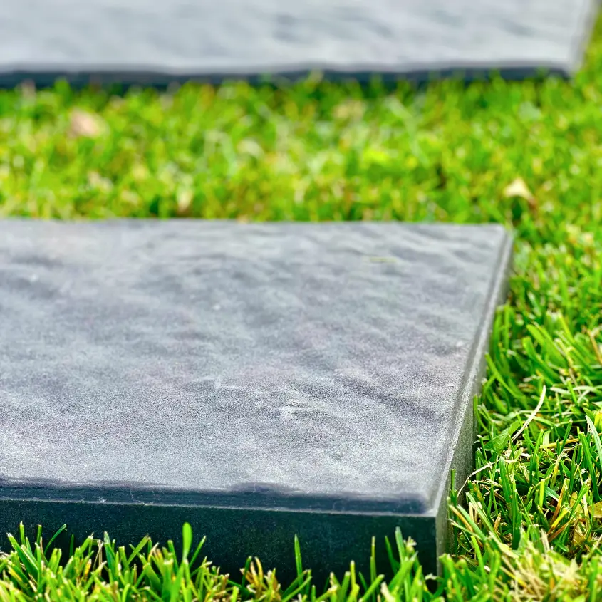 Фото 7 шаговая плита Stone Серый Графит дизайн участка