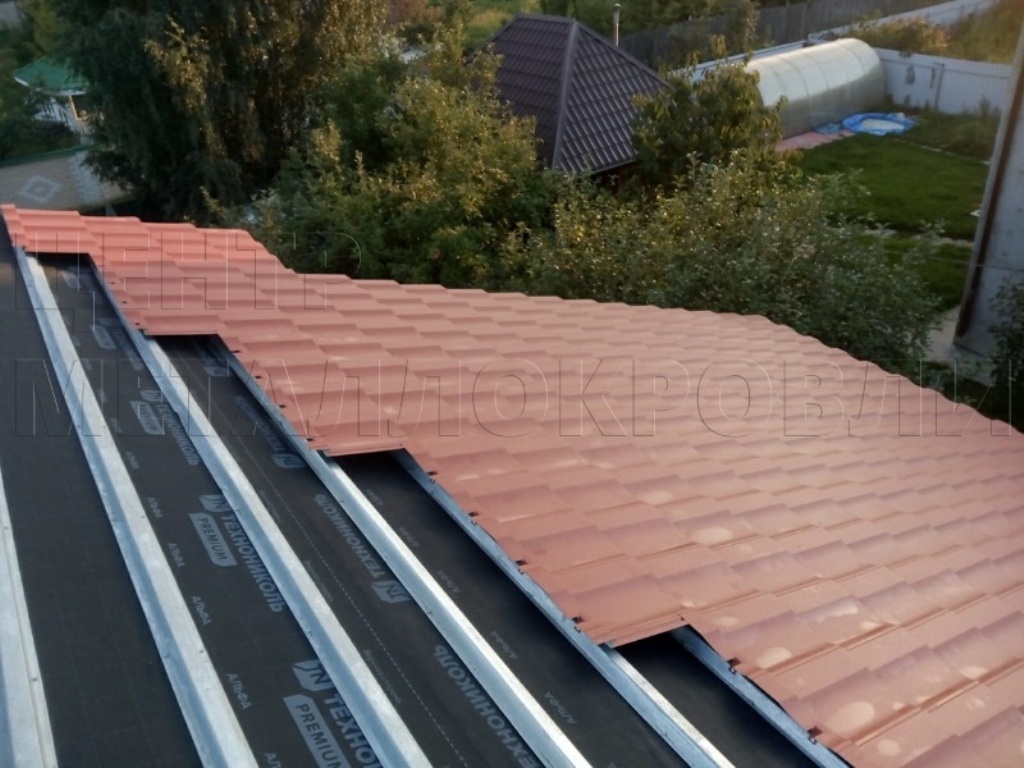 Металлочерепица Геркулес 8004 терракотовый Стальной Бархат от Центра Металлокровли в Луганске