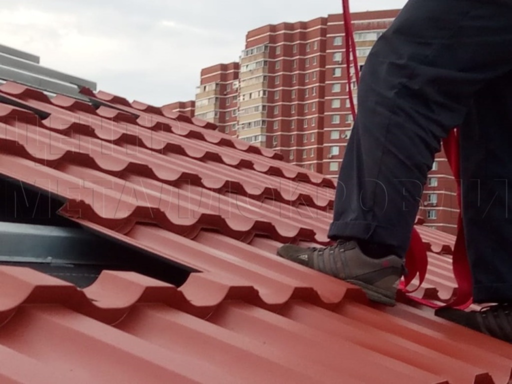 Металлочерепица Геркулес 8004 терракотовый Стальной Бархат от Центра Металлокровли в Луганске