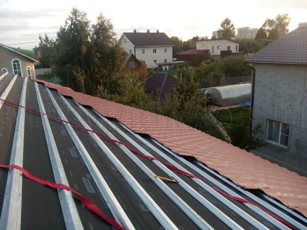 Металлочерепица Геркулес 8004 терракотовый Стальной Бархат от Центра Металлокровли в Луганске