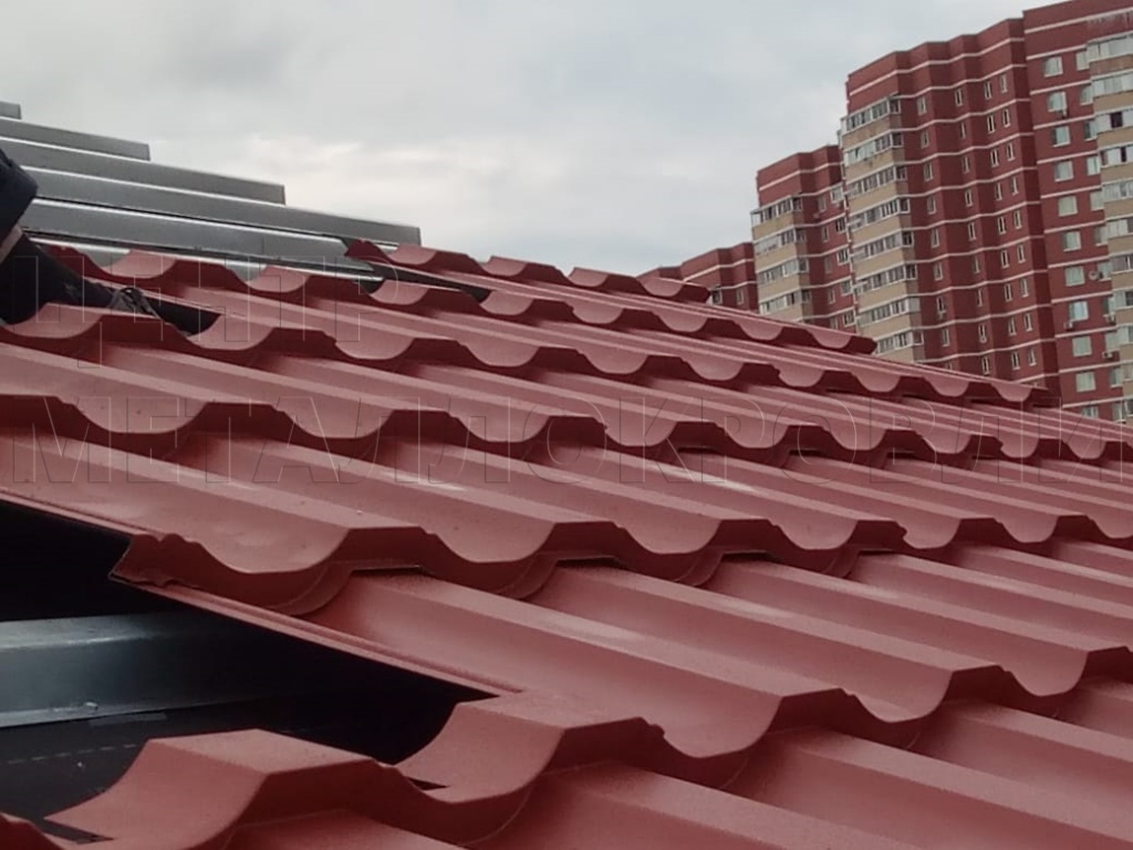 Металлочерепица Геркулес 8004 терракотовый Стальной Бархат от Центра Металлокровли в Луганске